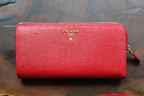 prada portemonnaie damen rot|prada kartenetuis damen.